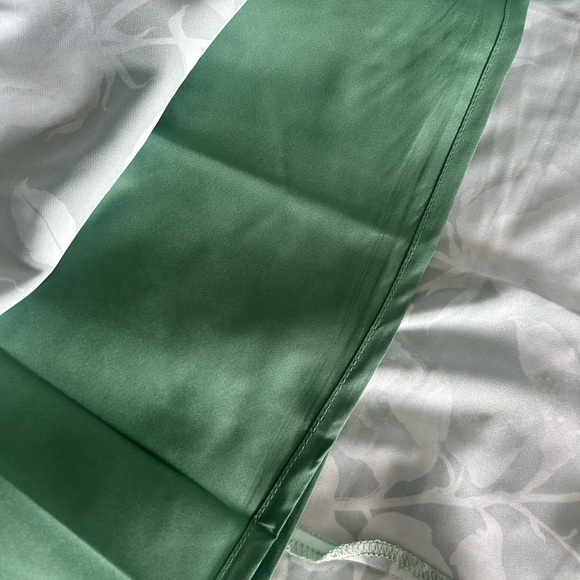 Hutch Women’s White Green Floral Satin Square Neck Tie Shoulder Midi Dress NWT 8 - Picture 10 of 12